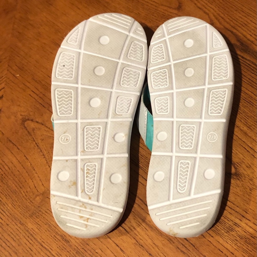 OP womans size 7/8 Sandals, aqua/ white, good used condition. - Picture 3 of 3